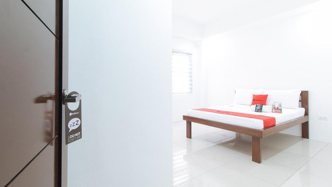 Reddoorz Plus At Dbuilders Poblacion Bgc Taguig Ngoại thất bức ảnh