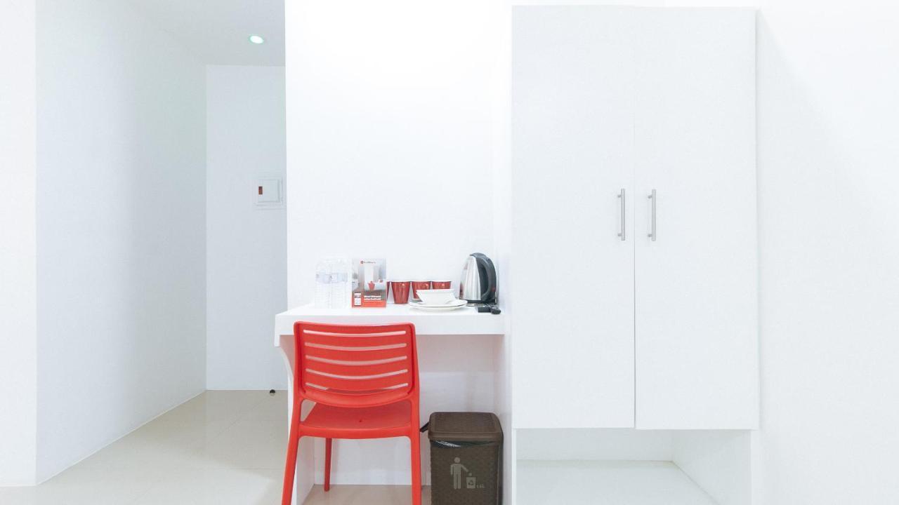 Reddoorz Plus At Dbuilders Poblacion Bgc Taguig Ngoại thất bức ảnh