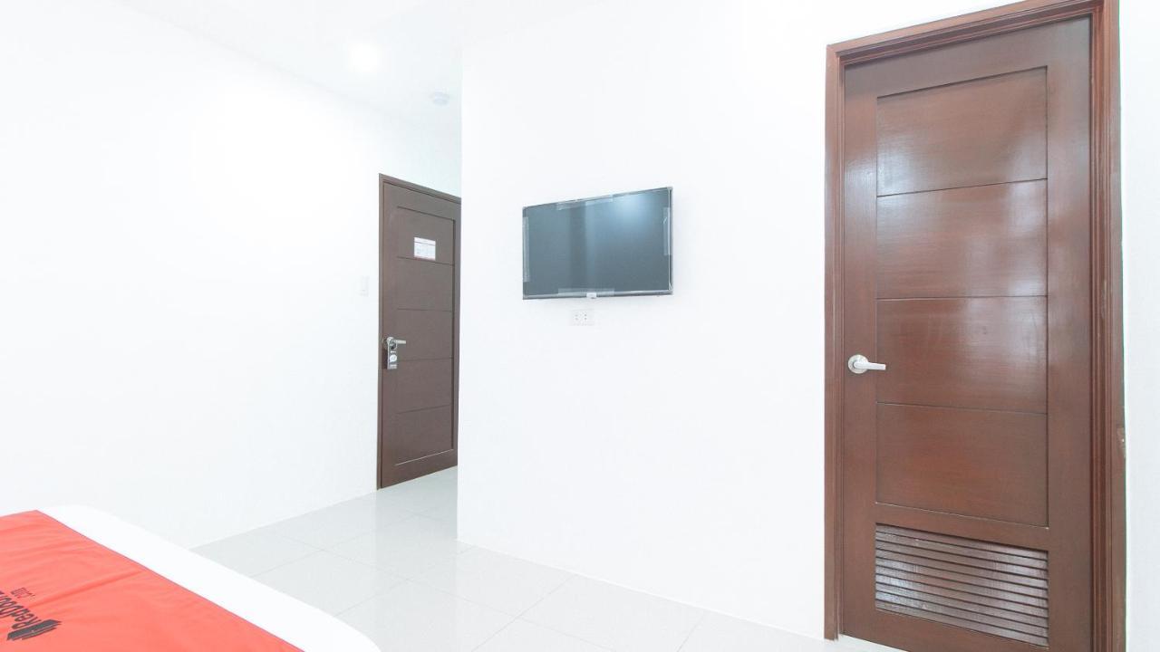 Reddoorz Plus At Dbuilders Poblacion Bgc Taguig Ngoại thất bức ảnh