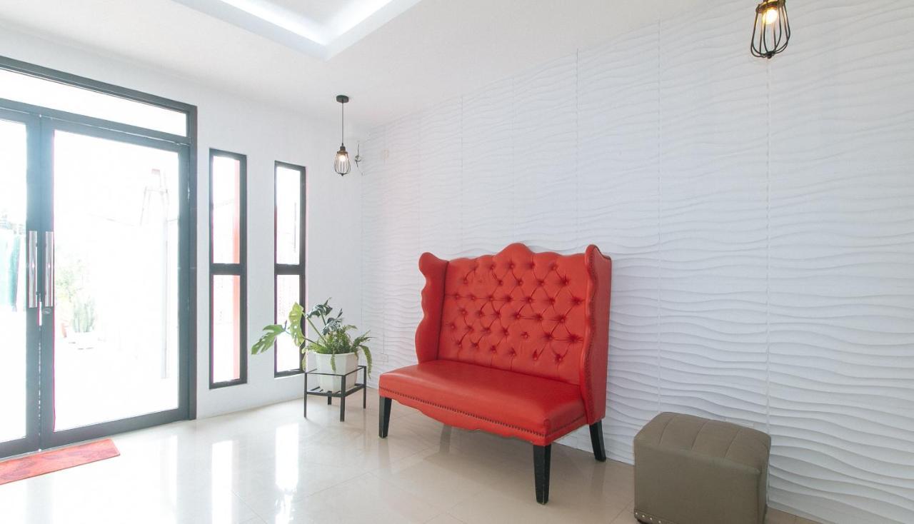 Reddoorz Plus At Dbuilders Poblacion Bgc Taguig Ngoại thất bức ảnh